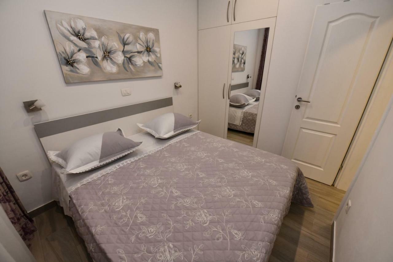 Apartment Cecilija Синь Экстерьер фото